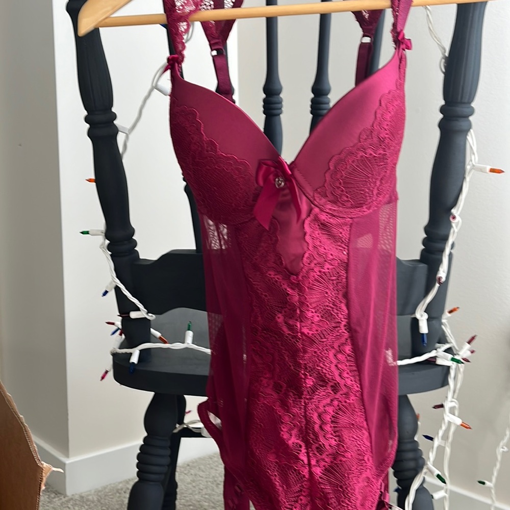 NWT Lovehoney sexy lace maroon lingerie full body bra M)